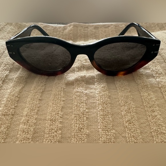 Brand new Dior sunglasses - Picture 3 of 8